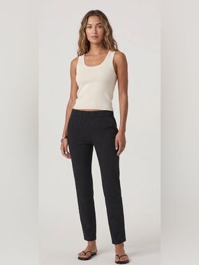 New Vuori Women’s Miles Ankle Pant Black Small  
VW404